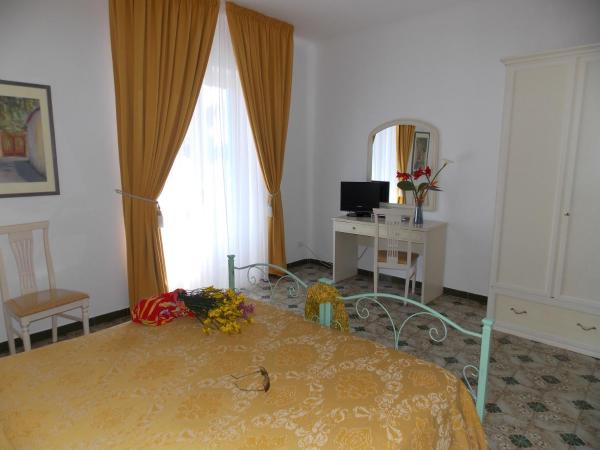 Villa Loreta : photo 8 de la chambre chambre double supérieure avec vue panoramique sur mer