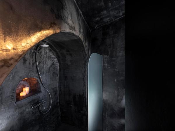 Pearl of Caldera Oia - Boutique Hotel by Pearl Hotel Collection : photo 2 de la chambre studio double standard - vue sur caldeira