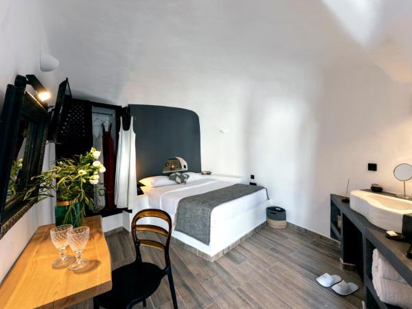 Pearl of Caldera Oia - Boutique Hotel by Pearl Hotel Collection : photo 5 de la chambre studio double standard - vue sur caldeira