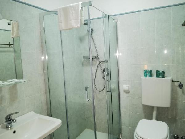 Villa Astoria : photo 7 de la chambre chambre double ou lits jumeaux Économique basique – vue sur jardin