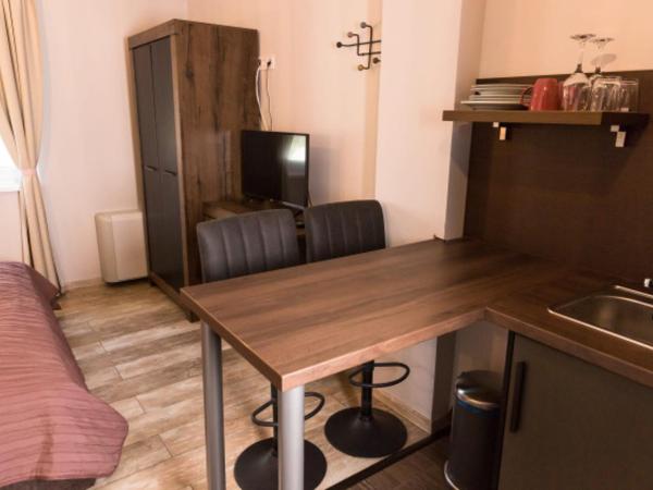 Balkon Apartmanház Panzió : photo 2 de la chambre chambre double deluxe