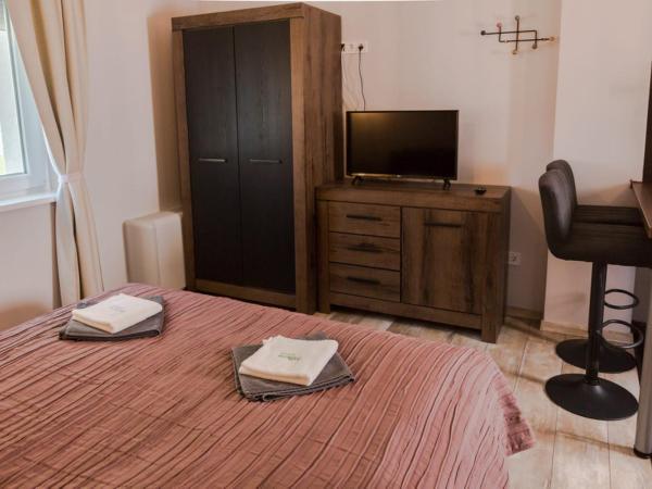 Balkon Apartmanház Panzió : photo 5 de la chambre chambre double deluxe