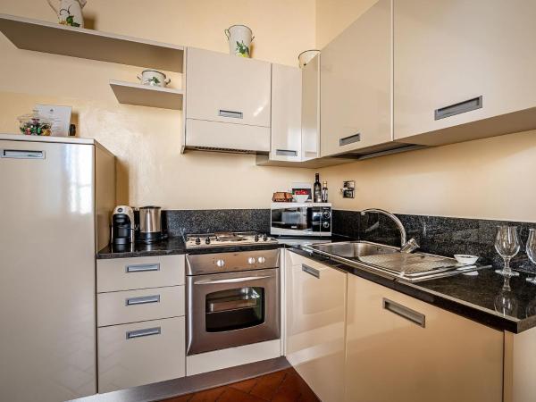 Palazzo Gamba Apartments al Duomo : photo 7 de la chambre appartement 2 chambres - vue sur dôme de cathédrale (4 adultes)