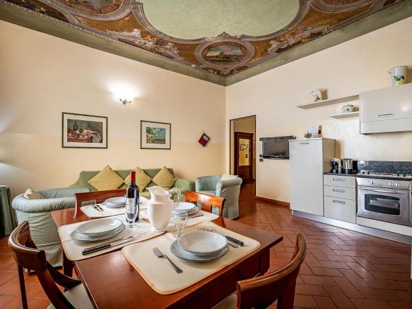 Palazzo Gamba Apartments al Duomo : photo 8 de la chambre appartement 2 chambres - vue sur dôme de cathédrale (4 adultes)