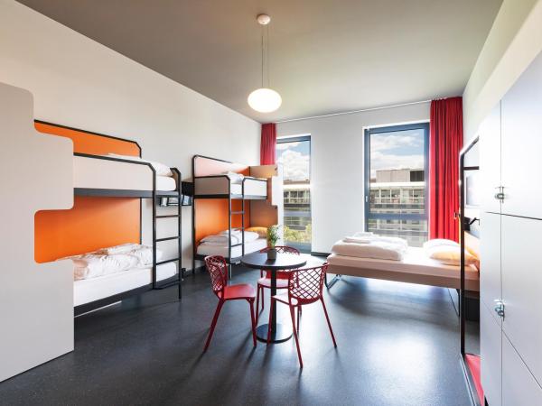 MEININGER Hotel Genève Centre Charmilles : photo 4 de la chambre chambre familiale