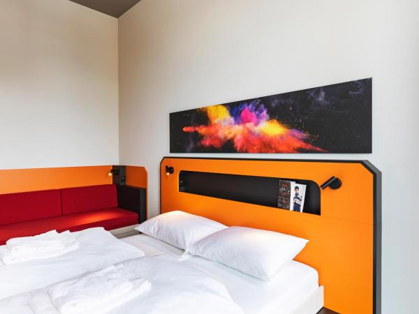 MEININGER Hotel Genève Centre Charmilles : photo 4 de la chambre chambre triple
