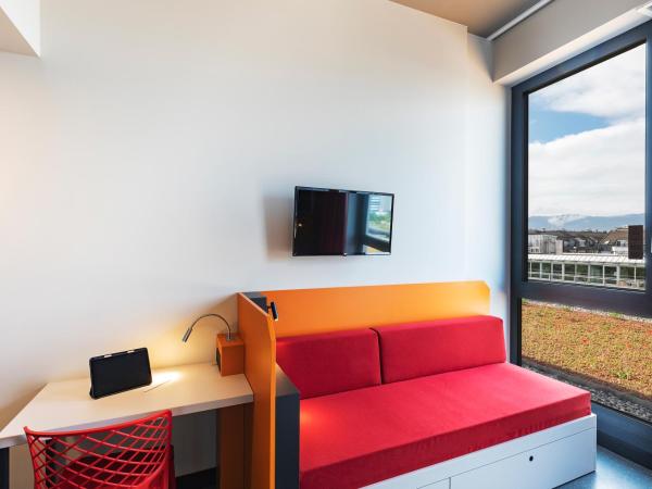 MEININGER Hotel Genève Centre Charmilles : photo 3 de la chambre chambre triple