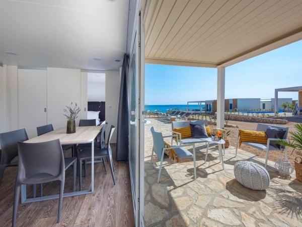 Terra Park Phalaris : photo 2 de la chambre mobile home tamaris avec piscine