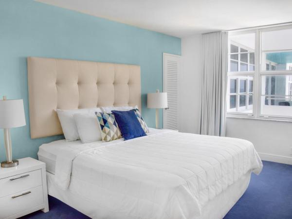 Seacoast Suites on Miami Beach : photo 4 de la chambre suite deluxe 1 chambre avec cuisine, salle de bains et toilettes séparées avec lavabo - vue sur océan