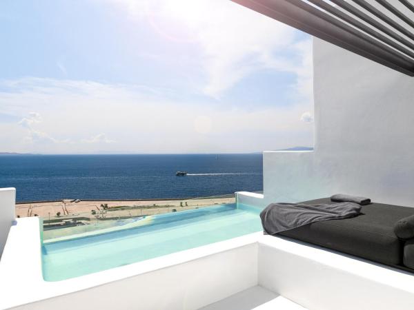 Tagoo Black Mykonos : photo 2 de la chambre chambre double de luxe avec piscine privée - vue sur mer