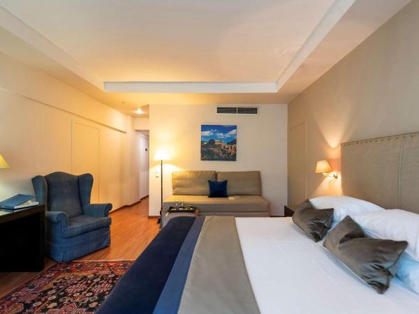 Best Western Plus Embassy Hotel : photo 4 de la chambre chambre lits jumeaux avec canapé-lit