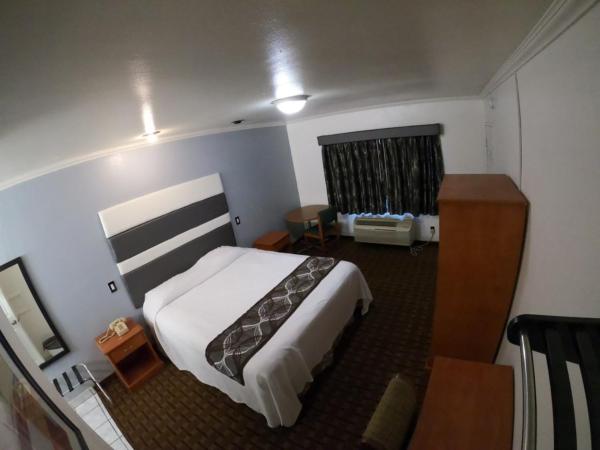 Hollywood Guest Inn : photo 1 de la chambre chambre lit king-size