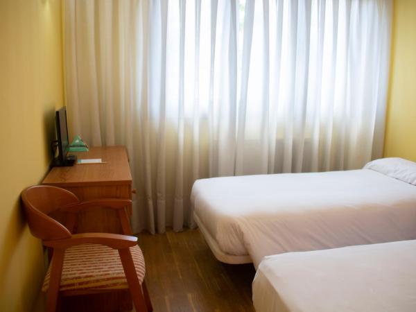 Hotel Alda Estación Oviedo : photo 5 de la chambre chambre double avec lit d'appoint