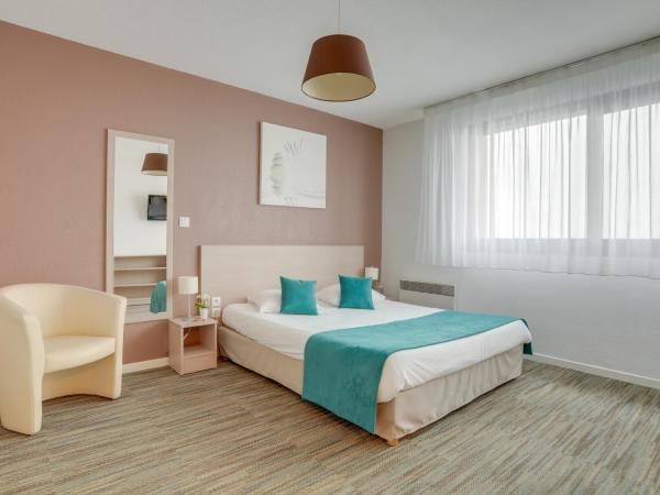 All Suites Appart Hôtel Dunkerque : photo 1 de la chambre studio supérieur (lit double) - vue sur bassin
