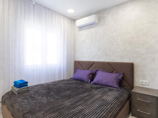Dream House Rooms Malaga - Habitacion en el apartemento : photo 1 de la chambre chambre lit king-size