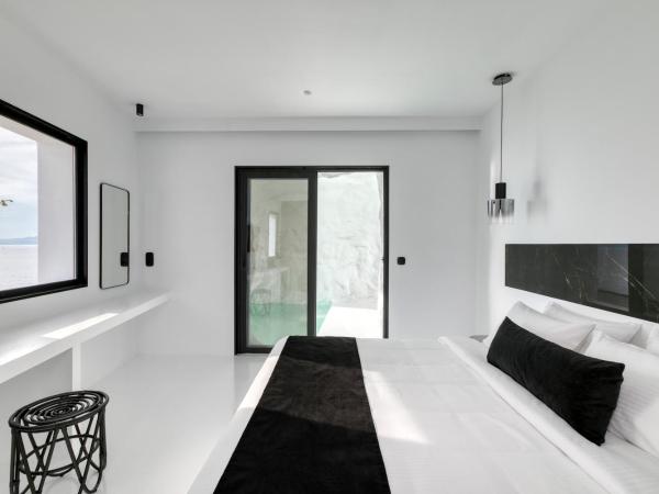 Tagoo Black Mykonos : photo 8 de la chambre chambre double deluxe avec piscine troglodyte privée