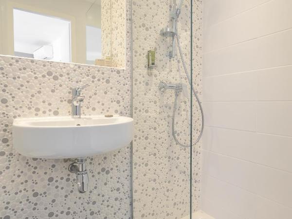 Nyx Hôtel Indépendant : photo 6 de la chambre chambre double ou lits jumeaux supérieure avec balcon