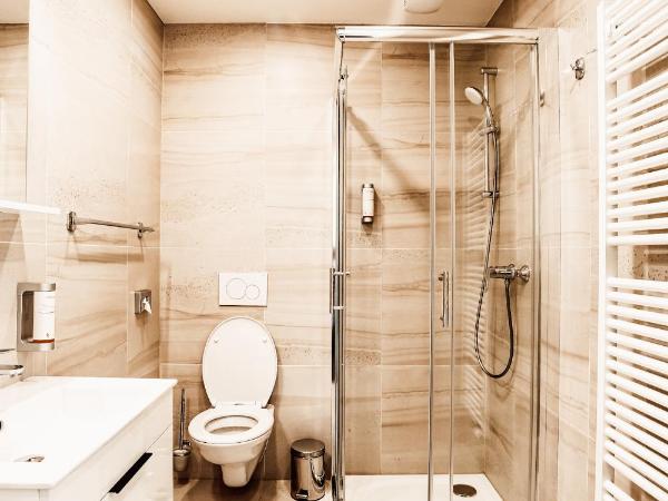 Alfons Boutique Hotel : photo 9 de la chambre chambre double ou lits jumeaux supérieure avec lit d'appoint 