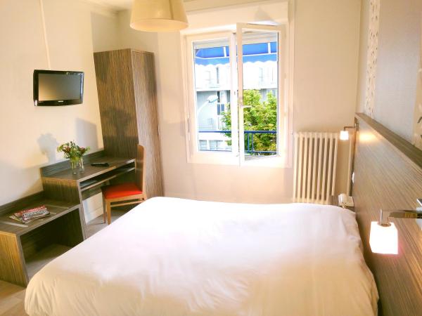 Hotel les Pecheurs : photo 3 de la chambre chambre double Économique avec salle de bains et toilettes communes