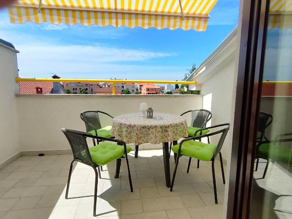 Apartments and Rooms Irena : photo 2 de la chambre appartement 2 chambres avec balcon