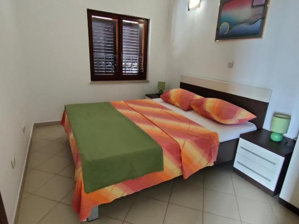 Apartments and Rooms Irena : photo 8 de la chambre appartement 2 chambres avec balcon