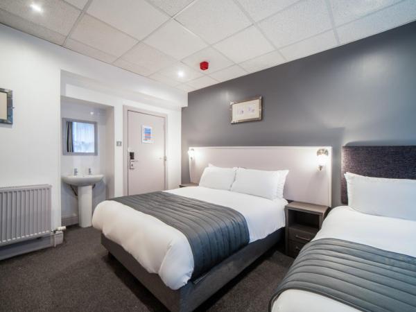 Comfort Inn Blackpool Gresham : photo 7 de la chambre triple room with one double bed and one single bed - non-smoking