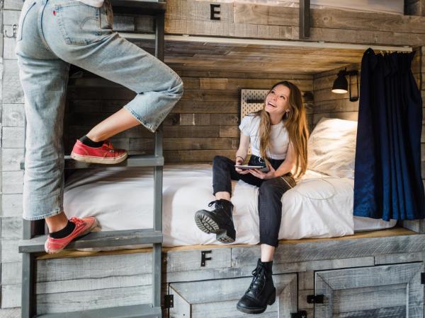 Hostel Fish : photo 1 de la chambre premium bed in 8-bed mixed dorm room