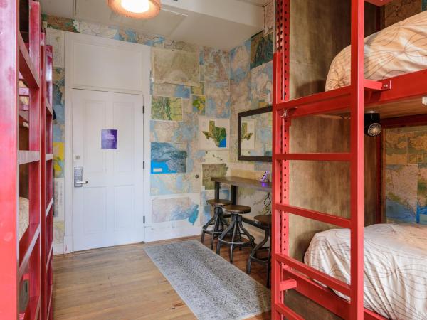 Hostel Fish : photo 7 de la chambre premium bed in 6-bed female dormitory room