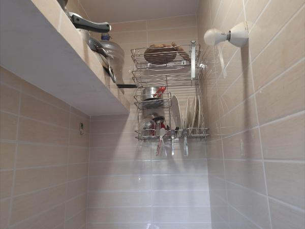 Room in Guest room - Posh Foreigner Place Luxury Room In Lajpat Nagar : photo 9 de la chambre chambre triple