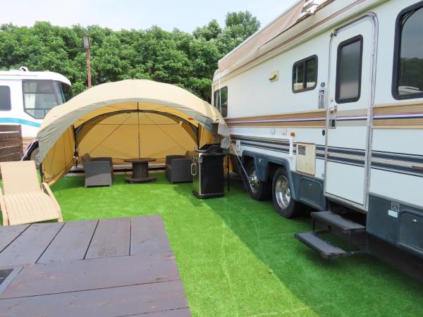 Osaka Hokko Marina HULL : photo 4 de la chambre dx camping car with twin beds and two extra beds