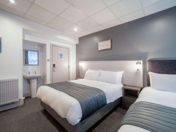 Comfort Inn Blackpool Gresham : photo 4 de la chambre triple room with one double bed and one single bed - non-smoking