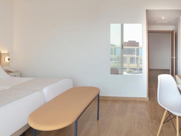 Hotel RH Victoria & Spa : photo 2 de la chambre chambre familiale avec terrasse (2 adultes)