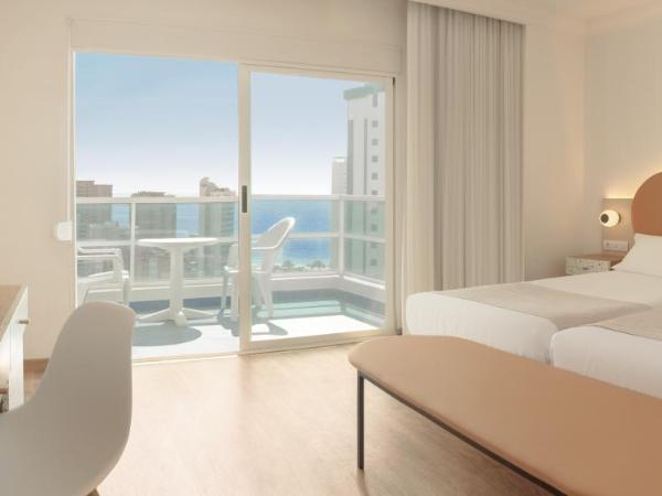 Hotel RH Victoria & Spa : photo 3 de la chambre chambre familiale avec terrasse (2 adultes)