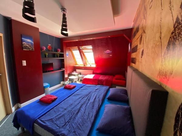 Hostel Galaxy : photo 7 de la chambre chambre triple basique avec salle de bains commune