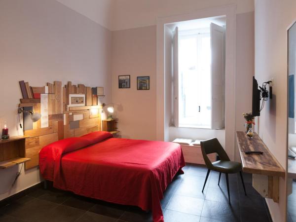 The Bellini House by House In Naples : photo 1 de la chambre chambre double