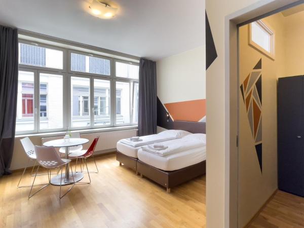 Five Elements Hostel Leipzig : photo 5 de la chambre chambre familiale supérieure (4 personnes)