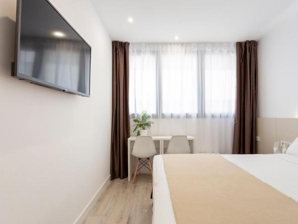 Hotel BESTPRICE Alcalá : photo 5 de la chambre chambre deluxe double ou lits jumeaux