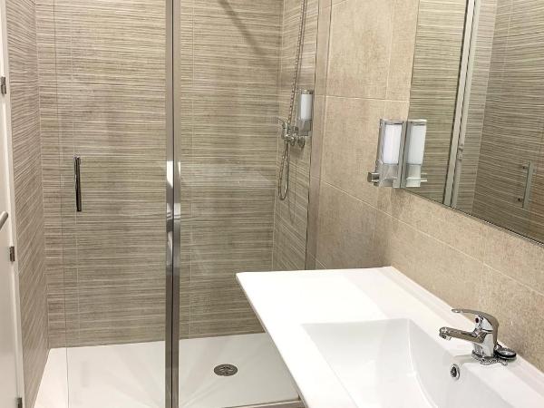 Hotel BESTPRICE Alcalá : photo 6 de la chambre chambre deluxe double ou lits jumeaux