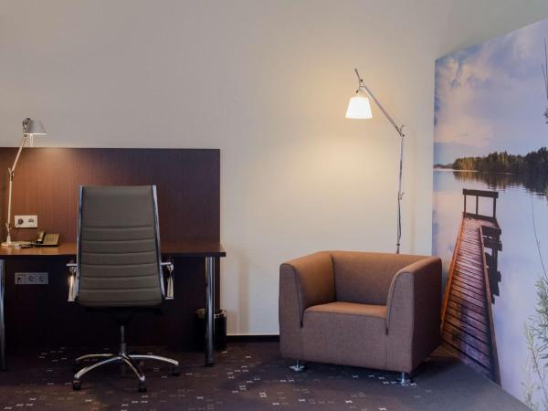 Flonk Hotel Groningen Zuid, BW Signature Collection : photo 4 de la chambre hébergement confort - vue dégagée