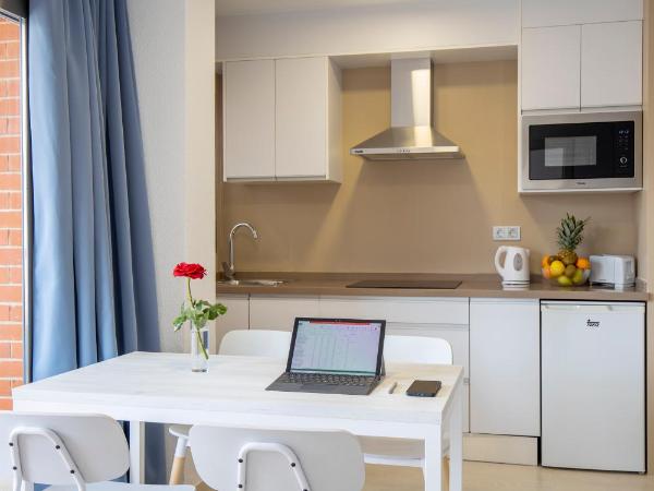 Aparthotel BCL Levante Lux : photo 3 de la chambre appartement 2 chambres