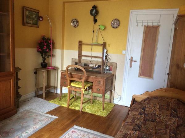 St Yves : photo 1 de la chambre chambre simple avec salle de bains commune