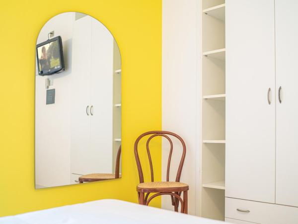 Hotel Alexander : photo 4 de la chambre chambre double confort