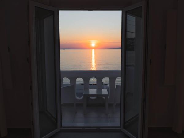 BAY VIEW RESIDENCE : photo 4 de la chambre chambre double deluxe - vue sur mer