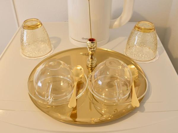 CRYSTAL & RESORT FUKUOKA : photo 4 de la chambre chambre double Économique avec petit lit double