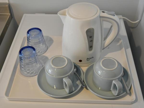 CRYSTAL & RESORT FUKUOKA : photo 3 de la chambre chambre double Économique avec petit lit double