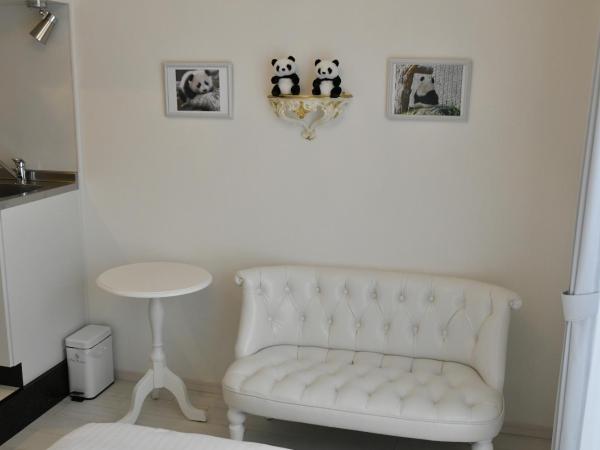 CRYSTAL & RESORT FUKUOKA : photo 3 de la chambre chambre double Économique avec petit lit double