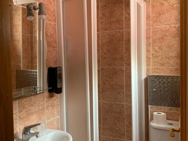 Pensión Bowling : photo 4 de la chambre chambre double ou lits jumeaux