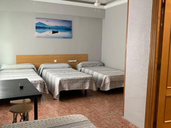 Pensión Bowling : photo 2 de la chambre chambre quadruple