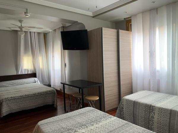 Pensión Bowling : photo 5 de la chambre chambre quadruple