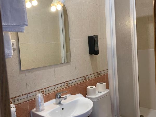 Pensión Bowling : photo 6 de la chambre chambre quadruple